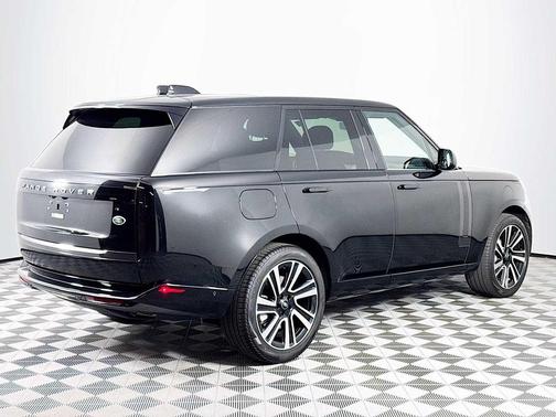 2023 Land Rover Range Rover P530 SE