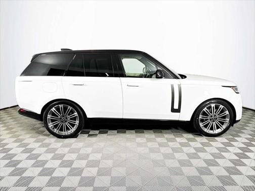 2025 Land Rover Range Rover P530 SE