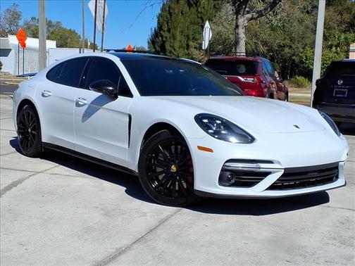2017 Porsche Panamera Turbo