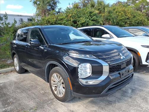 2023 Mitsubishi Outlander ES