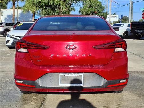 2020 Hyundai ELANTRA SE