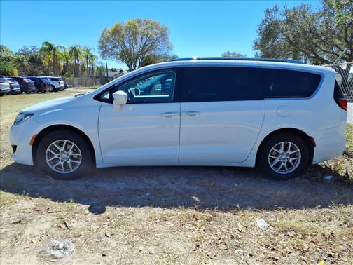 2020 Chrysler Pacifica Touring-L