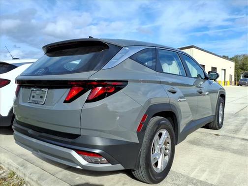 2025 Hyundai TUCSON SE