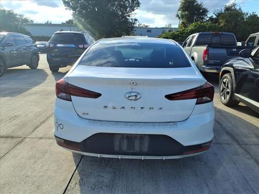 2020 Hyundai ELANTRA SE