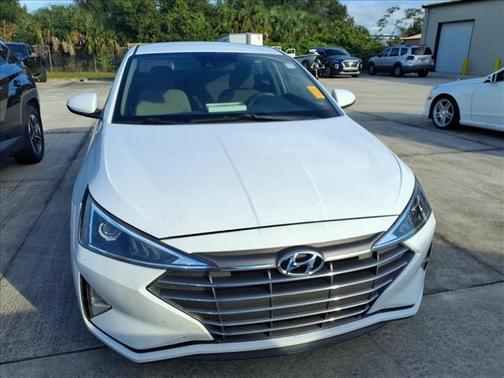 2020 Hyundai ELANTRA SE