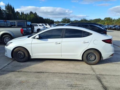 2020 Hyundai ELANTRA SE