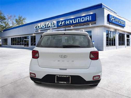 Lunar White 2024 Hyundai VENUE SEL