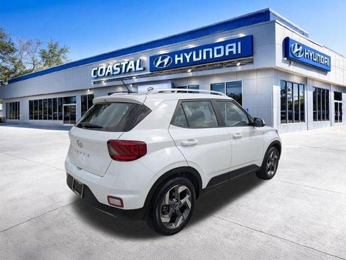 Lunar White 2024 Hyundai VENUE SEL