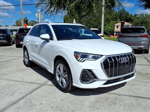 2024 Audi Q3 45 S line Premium