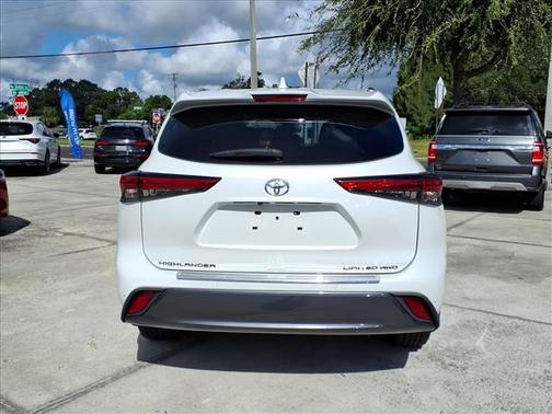 2022 Toyota Highlander Limited