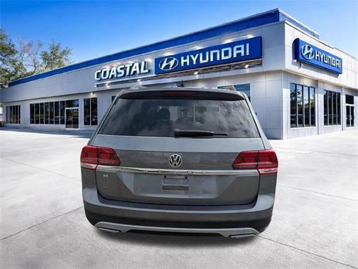 Platinum Gray Metallic 2020 Volkswagen Atlas 2.0T SE