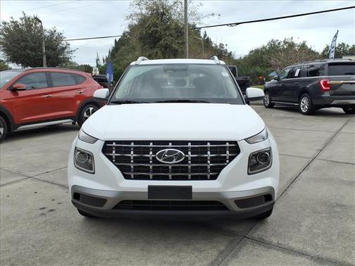 2023 Hyundai VENUE SEL