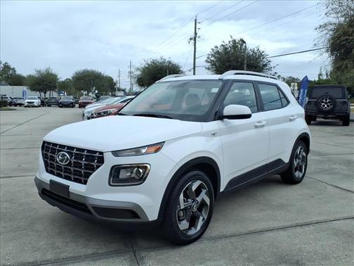 2023 Hyundai VENUE SEL