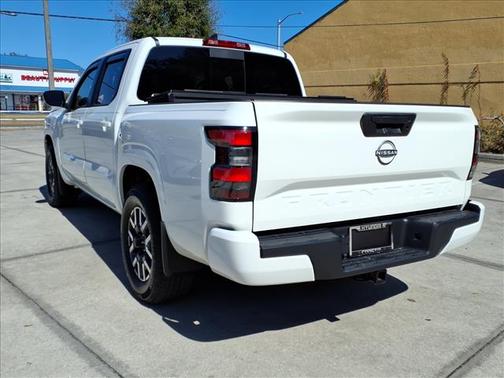 2024 Nissan Frontier SL