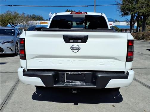 2024 Nissan Frontier SL