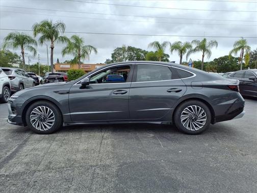 2025 Hyundai SONATA Hybrid Limited