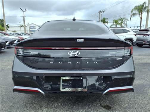 2025 Hyundai SONATA Hybrid Limited