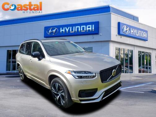2023 Volvo XC90 Recharge Plug-In Hybrid T8 Plus Dark Theme 7 Passenger