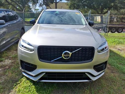 2023 Volvo XC90 Recharge Plug-In Hybrid T8 Plus Dark Theme 7 Passenger