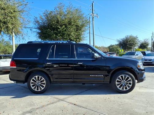 2017 Lincoln Navigator Select