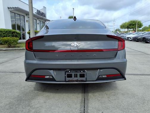 2022 Hyundai SONATA SE