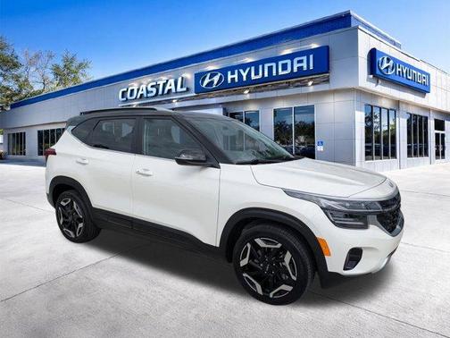 Clear White / Black Roof 2025 Kia Seltos SX