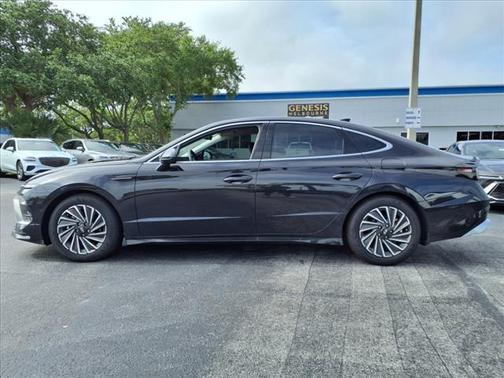 2025 Hyundai SONATA Hybrid Limited
