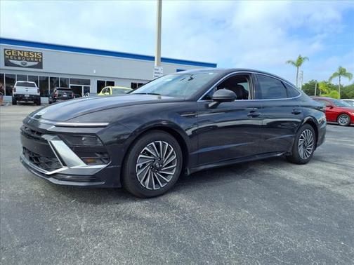 2025 Hyundai SONATA Hybrid Limited