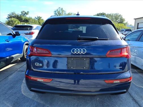 2020 Audi Q5 45 Titanium Premium