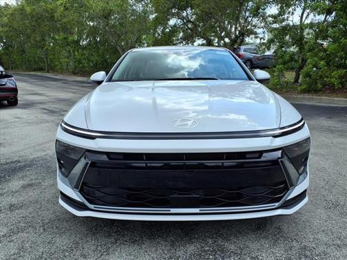 2025 Hyundai SONATA SE