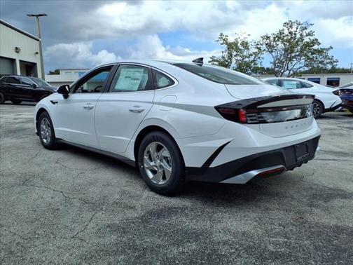 2025 Hyundai SONATA SE