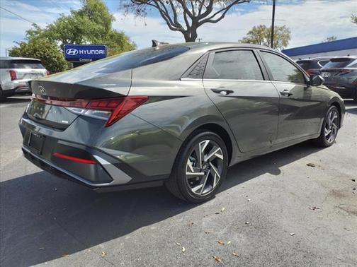 2024 Hyundai ELANTRA HEV Limited