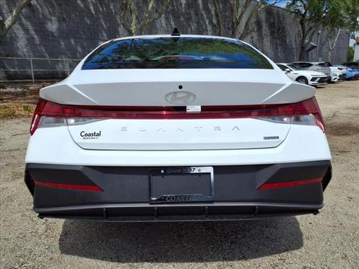 2025 Hyundai ELANTRA HEV 