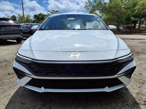 2025 Hyundai ELANTRA HEV 