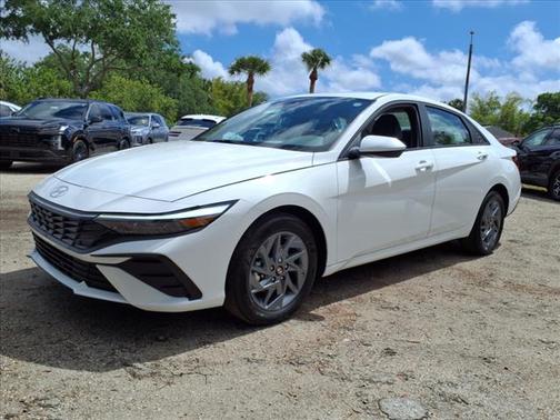 2025 Hyundai ELANTRA HEV 