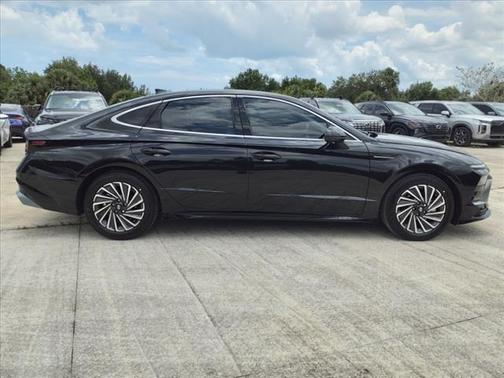 2024 Hyundai SONATA Hybrid SEL