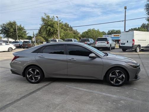 Metal 2023 Hyundai ELANTRA Limited