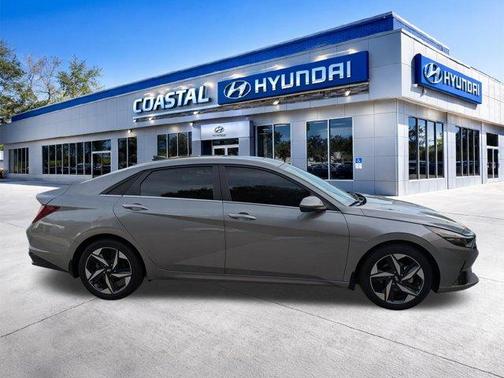 Metal 2023 Hyundai ELANTRA Limited