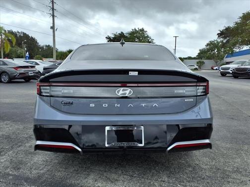 2025 Hyundai SONATA Hybrid Limited