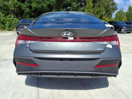 2025 Hyundai ELANTRA HEV