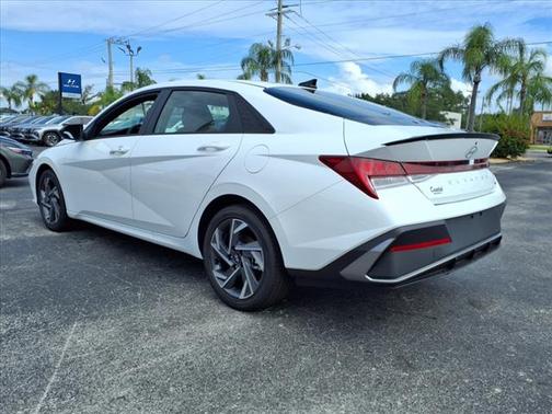2025 Hyundai ELANTRA HEV SEL Sport