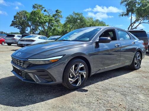 2025 Hyundai ELANTRA HEV 