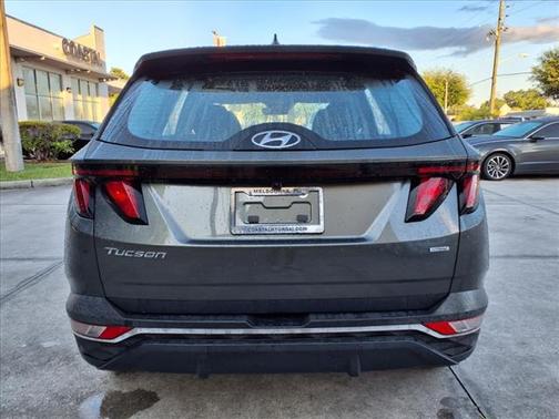 2022 Hyundai TUCSON SE
