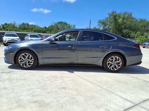 2022 Hyundai SONATA SEL