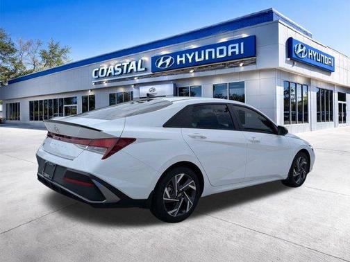 White 2025 Hyundai ELANTRA SEL Sport