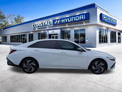 White 2025 Hyundai ELANTRA SEL Sport