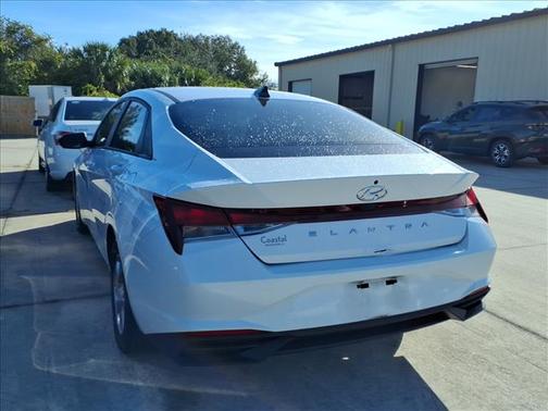 2021 Hyundai ELANTRA SE