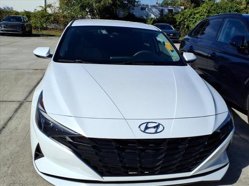 2021 Hyundai ELANTRA SE