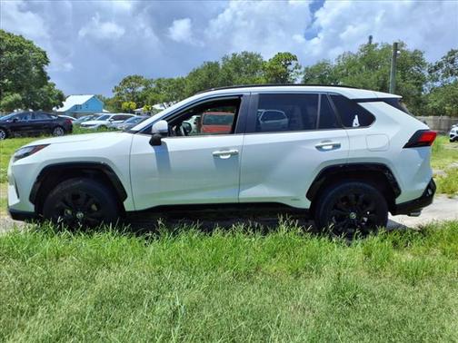 2022 Toyota RAV4 Hybrid SE