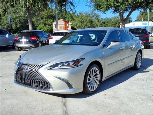 2019 Lexus ES 300h Luxury
